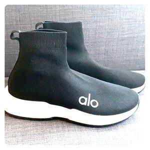 Alo Velocity Knit Sneaker